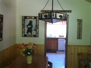 סיסטרס Mckenzie River Mountain Resort מראה חיצוני תמונה